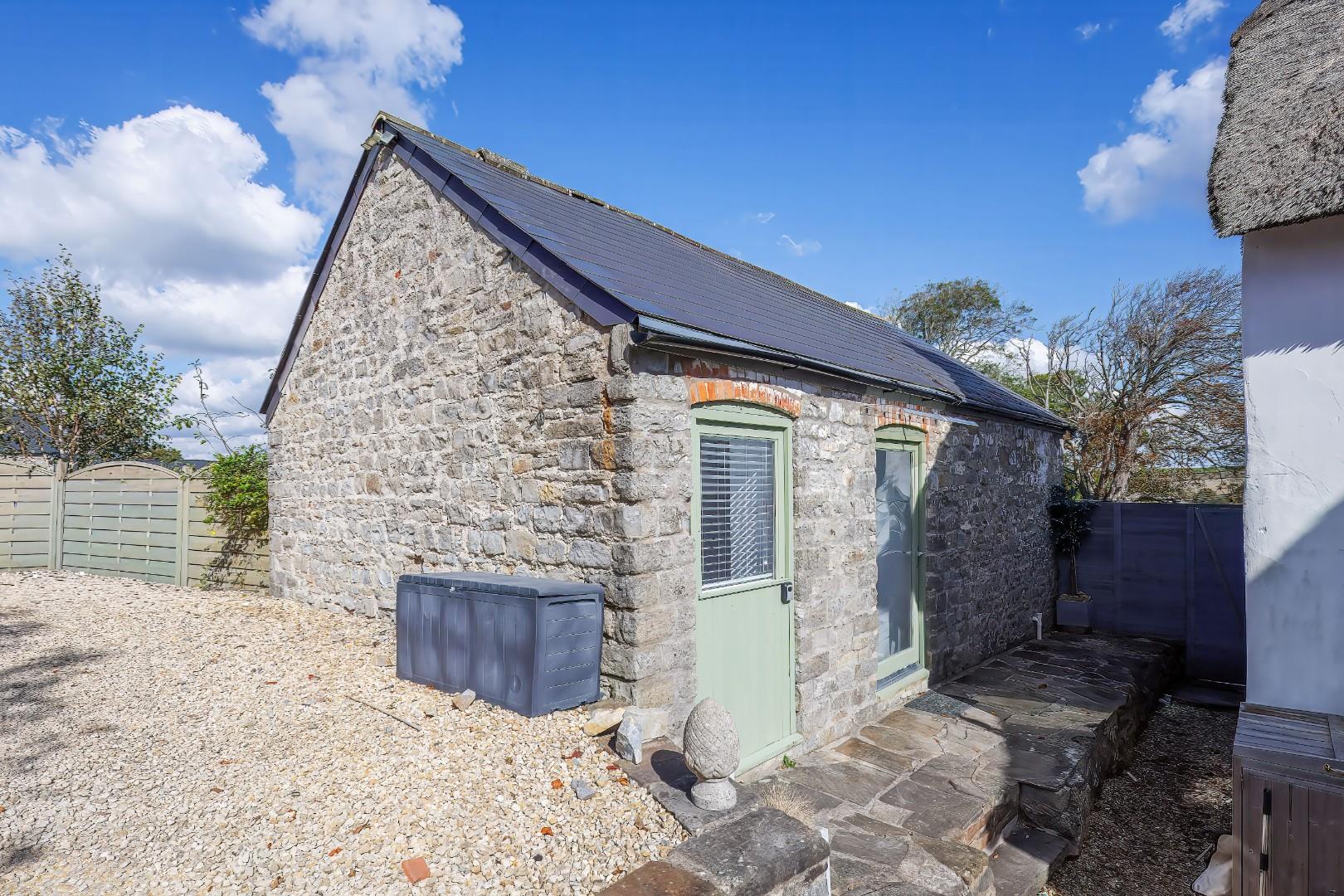 Upper Porthkerry Farm, Porthkerry Road, Rhoose, CF62 3BX